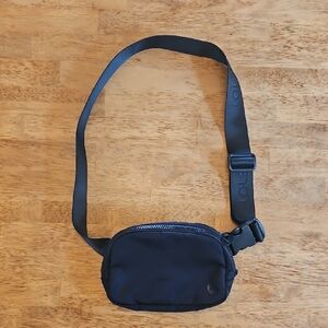 Lole Black Belt Bag